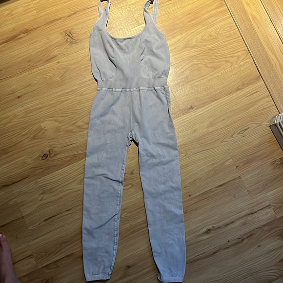 NWOT Free People Movement Good Karma Onesie Ice Grey M/L - Picture 6 of 10